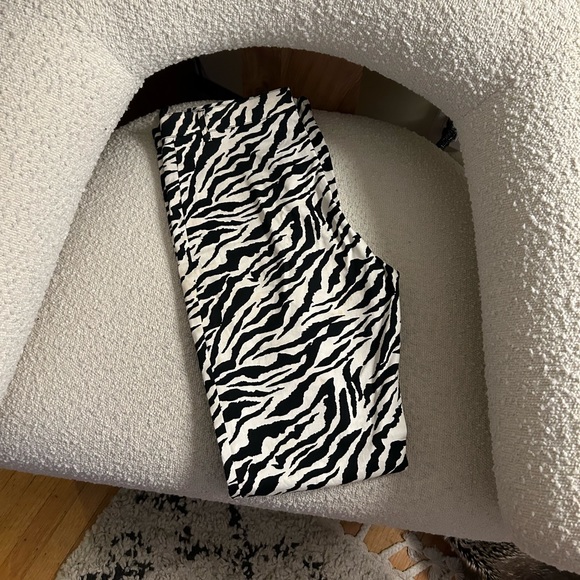 MOTEL zebra pants - Picture 2 of 4